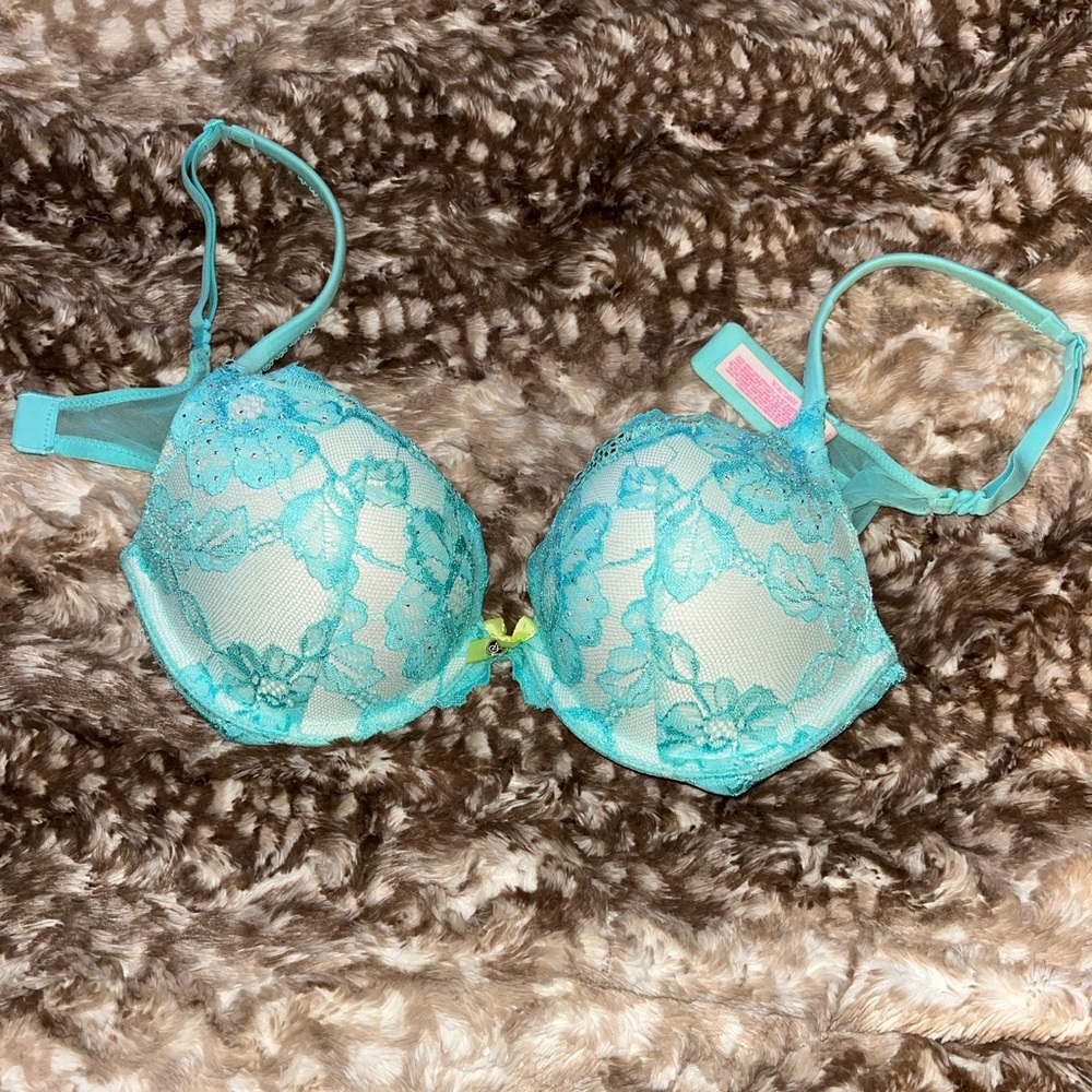 Victorias Secret Body by Victoria push up 34C
